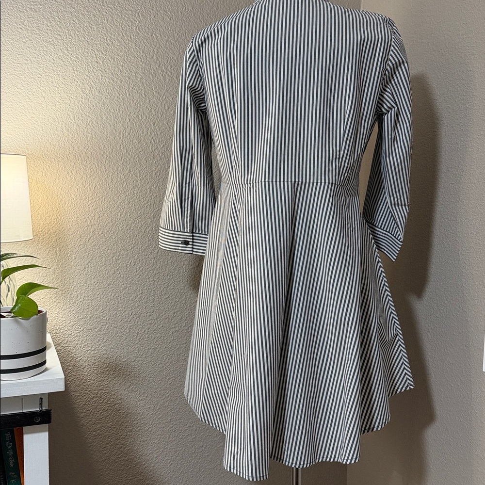 Striped Button-Up Blouse - Picture 2 of 3